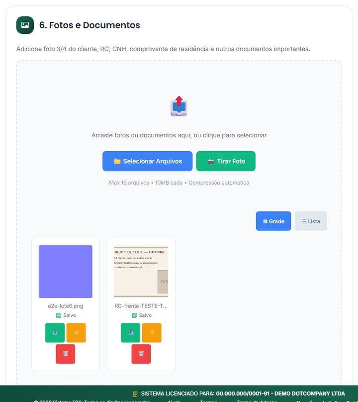 No cadastro do cliente, role até o cartão 6. Fotos e Documentos.
