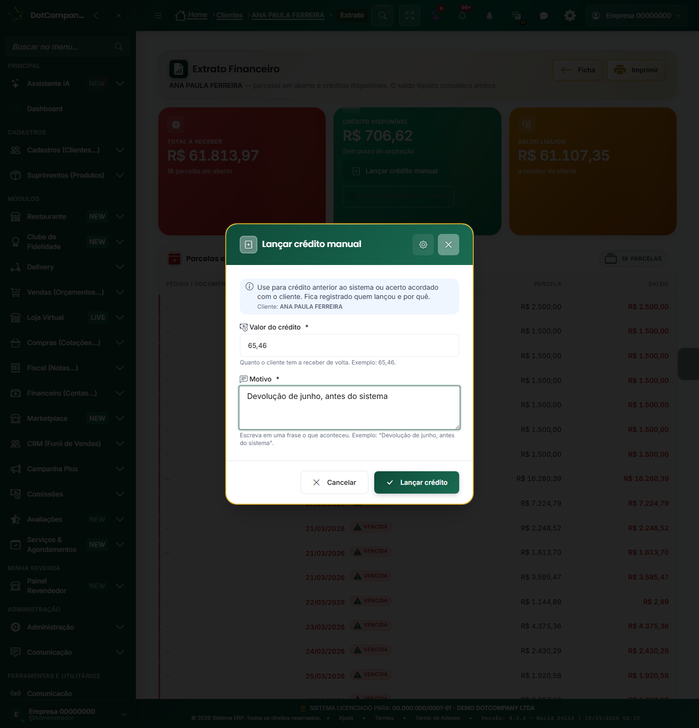 Extrato do cliente com o botão verde Lançar crédito manual e a janela preenchida