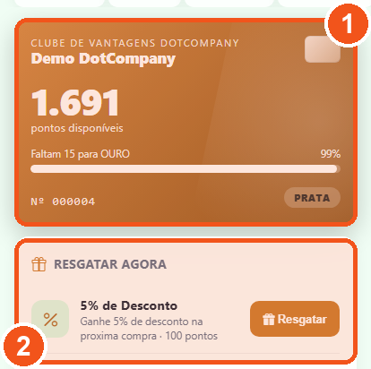 Cartão do clube no celular do cliente com saldo de pontos, nível prata e lista de prêmios para resgatar